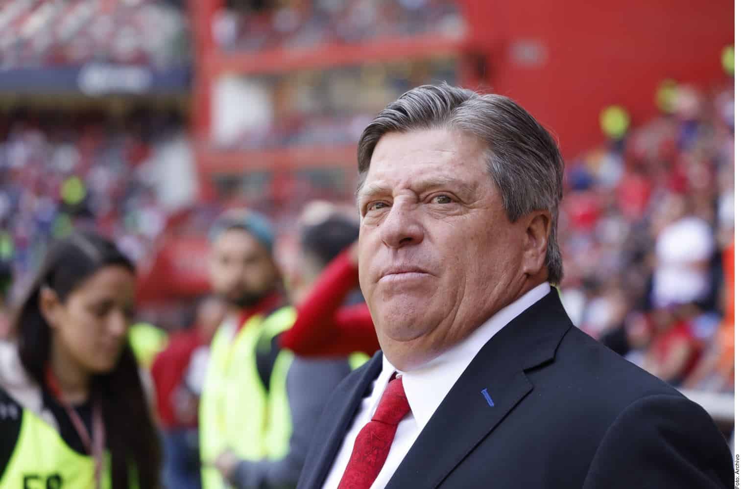 Miguel Herrera es nuevo técnico de Costa Rica; “muchos éxitos profe”.