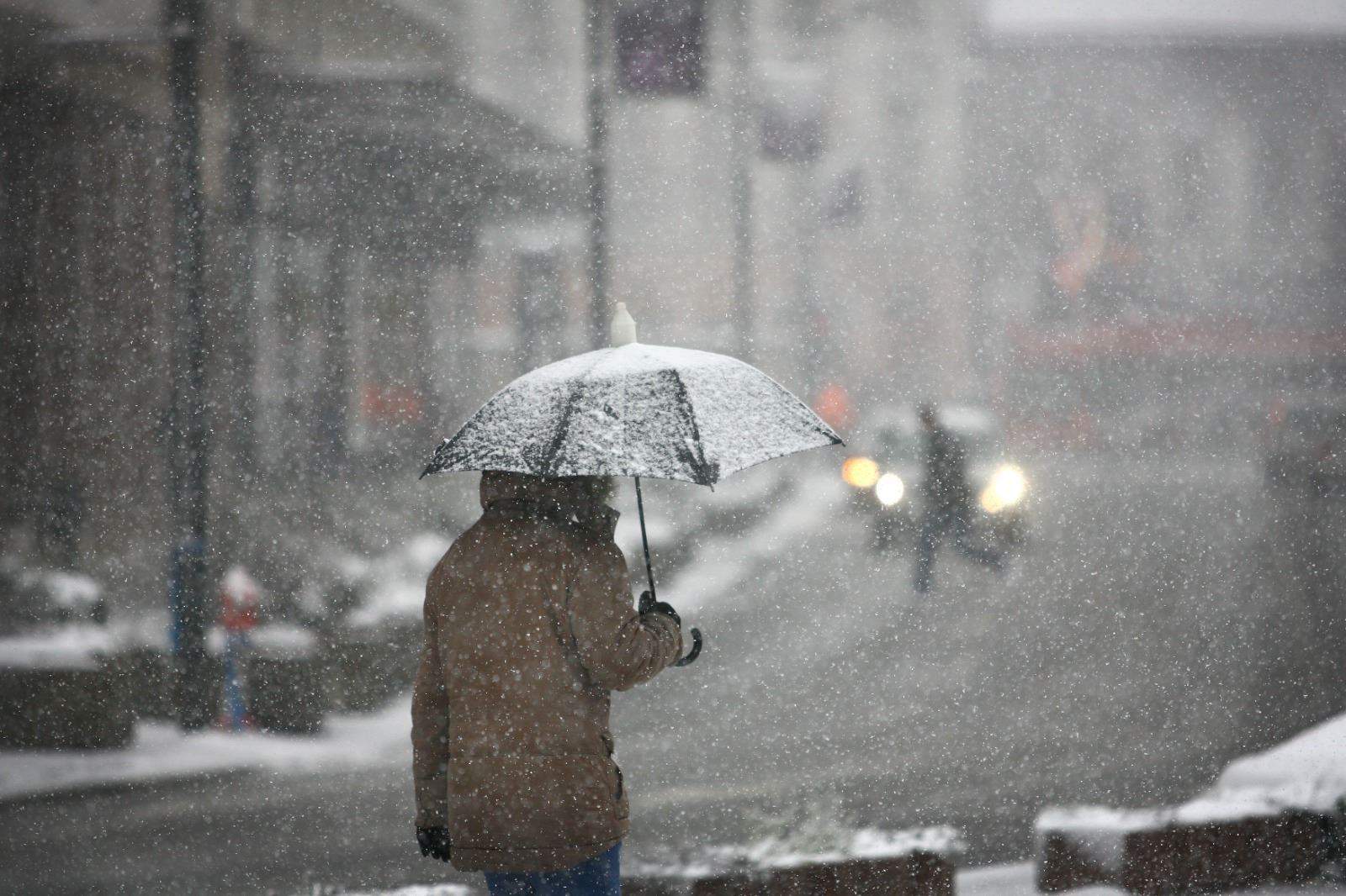 ¿Cuál es la diferencia entre aguanieve y nieve?