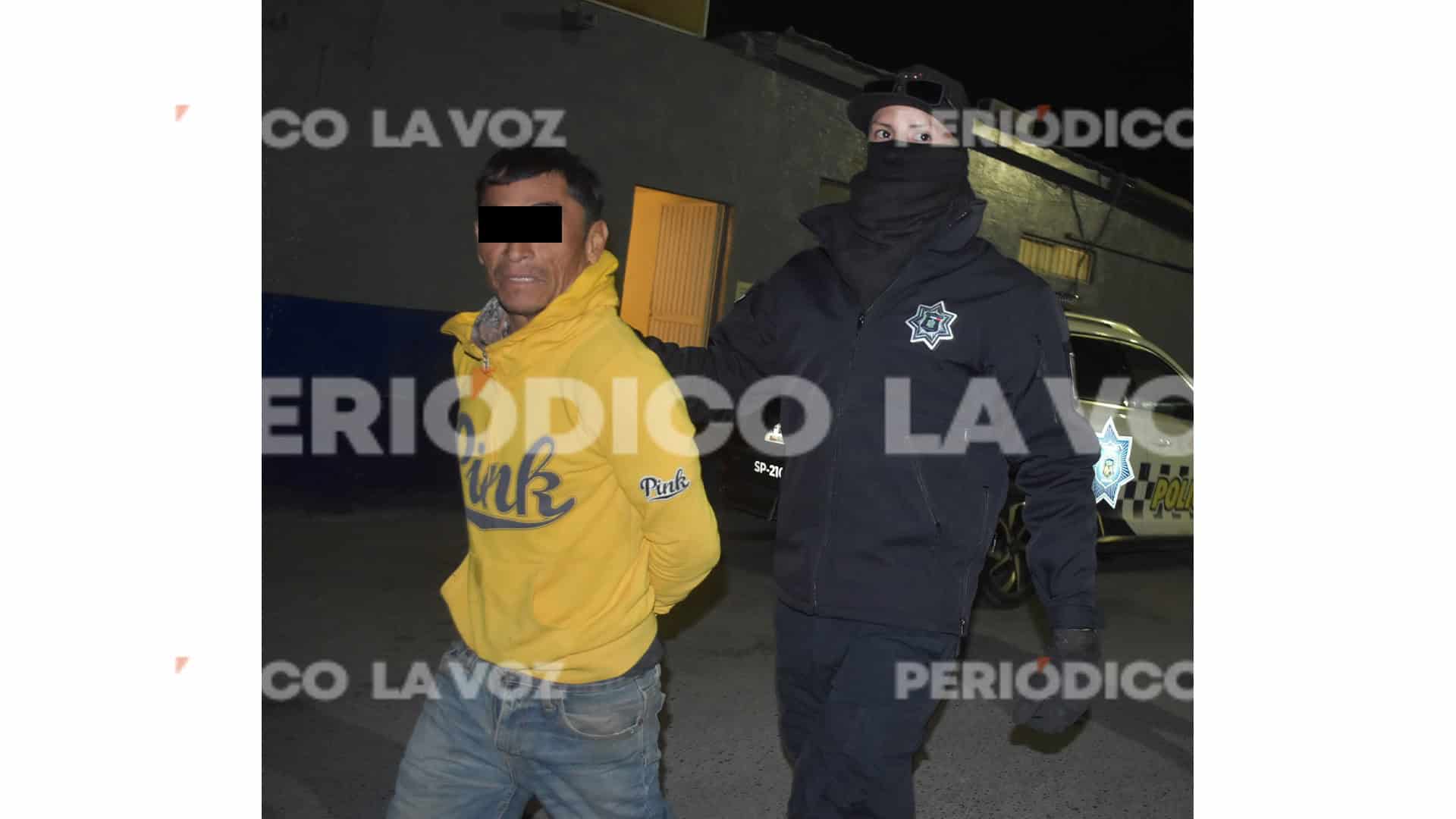 Leobardo tenía en su poder un cuchillo al momento de ser revisado físicamente por la Policía.