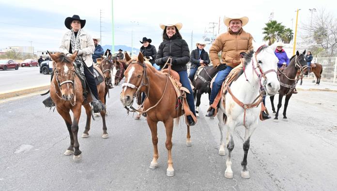 Encabeza Sari cabalgata del 8 de enero