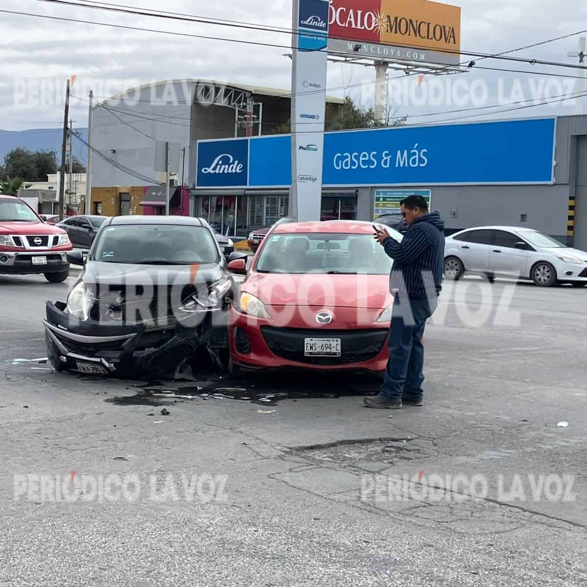 Se hace ´alcancía´ por pasarse luz roja