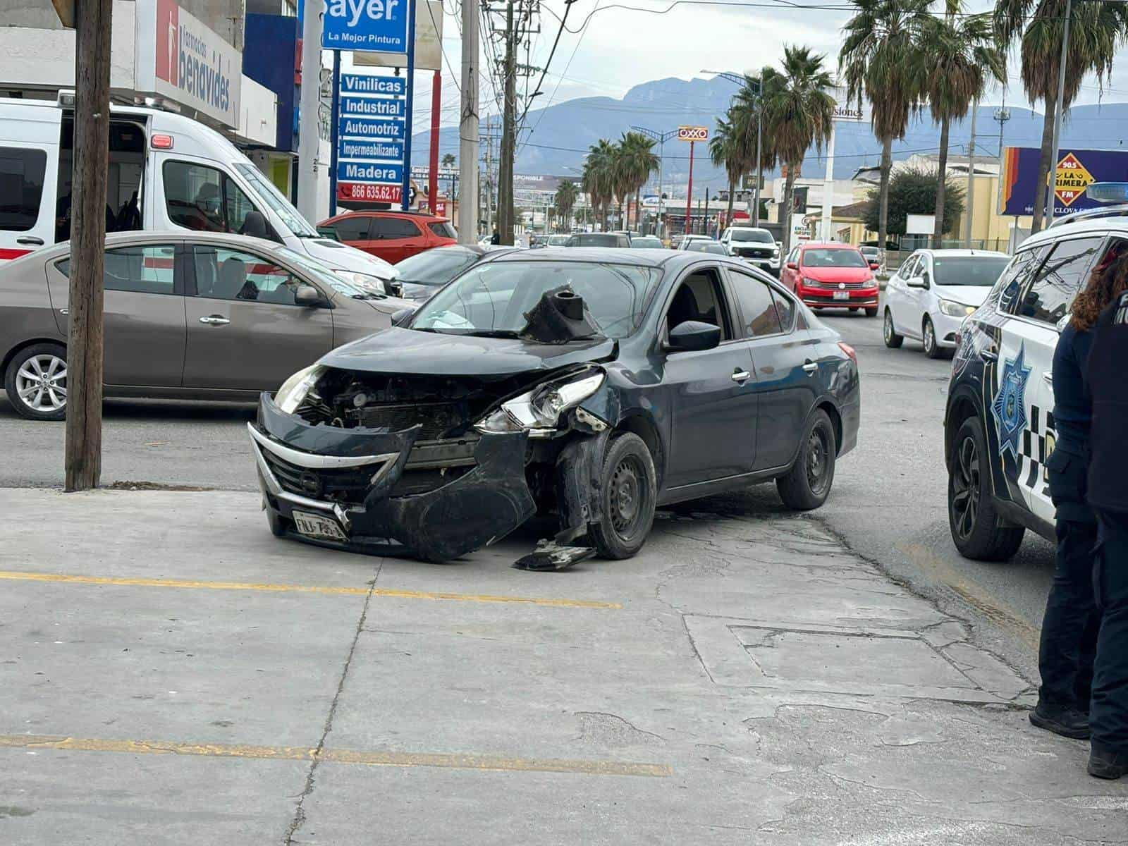 Se hace ´alcancía´ por pasarse luz roja