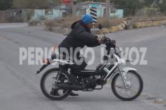 Embiste paisano a motociclista