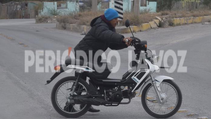 Embiste paisano a motociclista