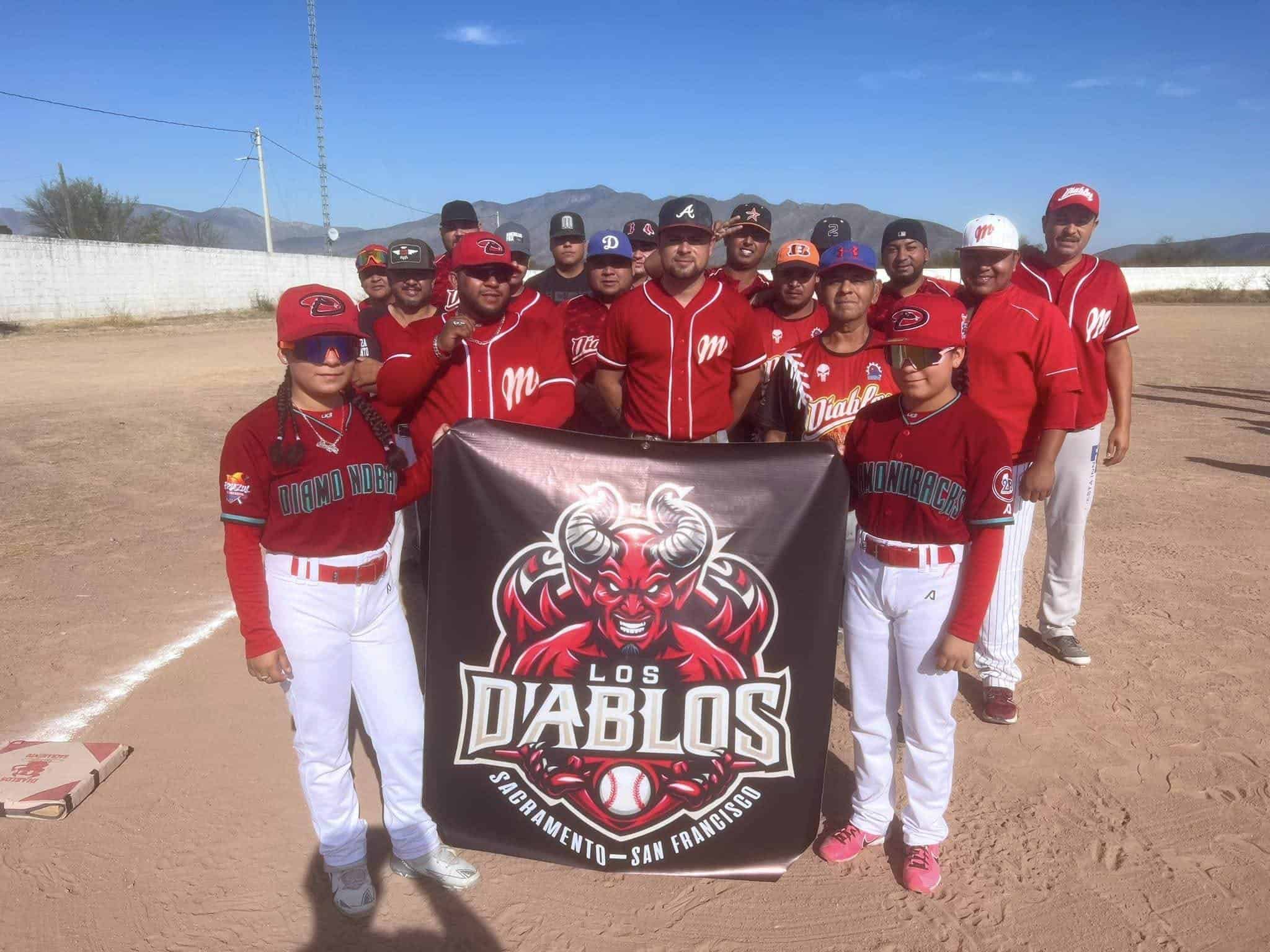El equipo de Diablos, uno de los 6 participantes en la tercera edición.