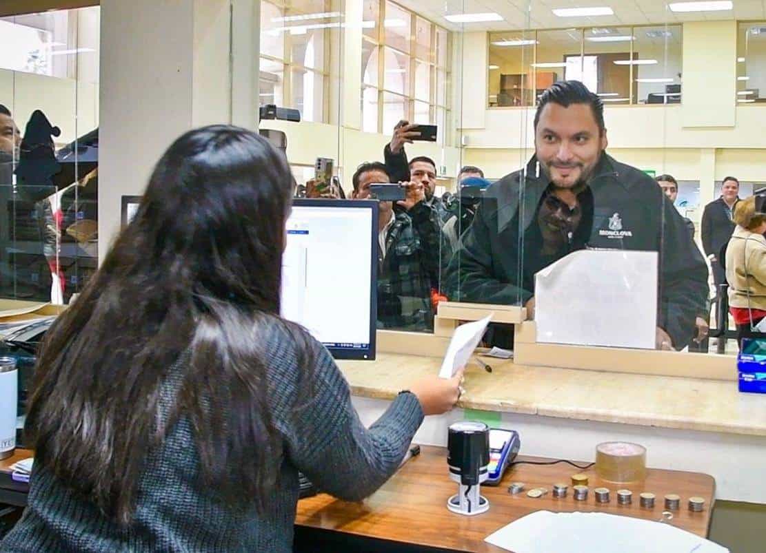 Invita el Alcalde Carlos Villarreal a ciudadanos a pagar su predial para que todos juntos “Prendamos Monclova”.