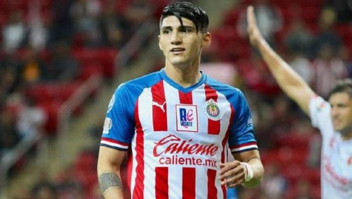 Alan Pulido está a un paso de concretar su regreso a la Liga MX