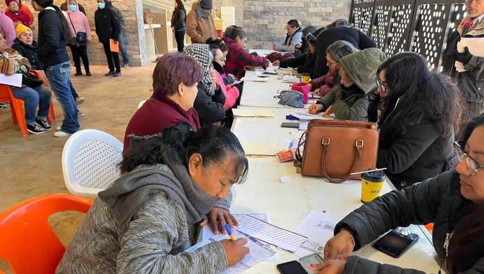 Arranca la entrega de apoyos federales en Ciudad Acuña: 143 mujeres reciben pensión