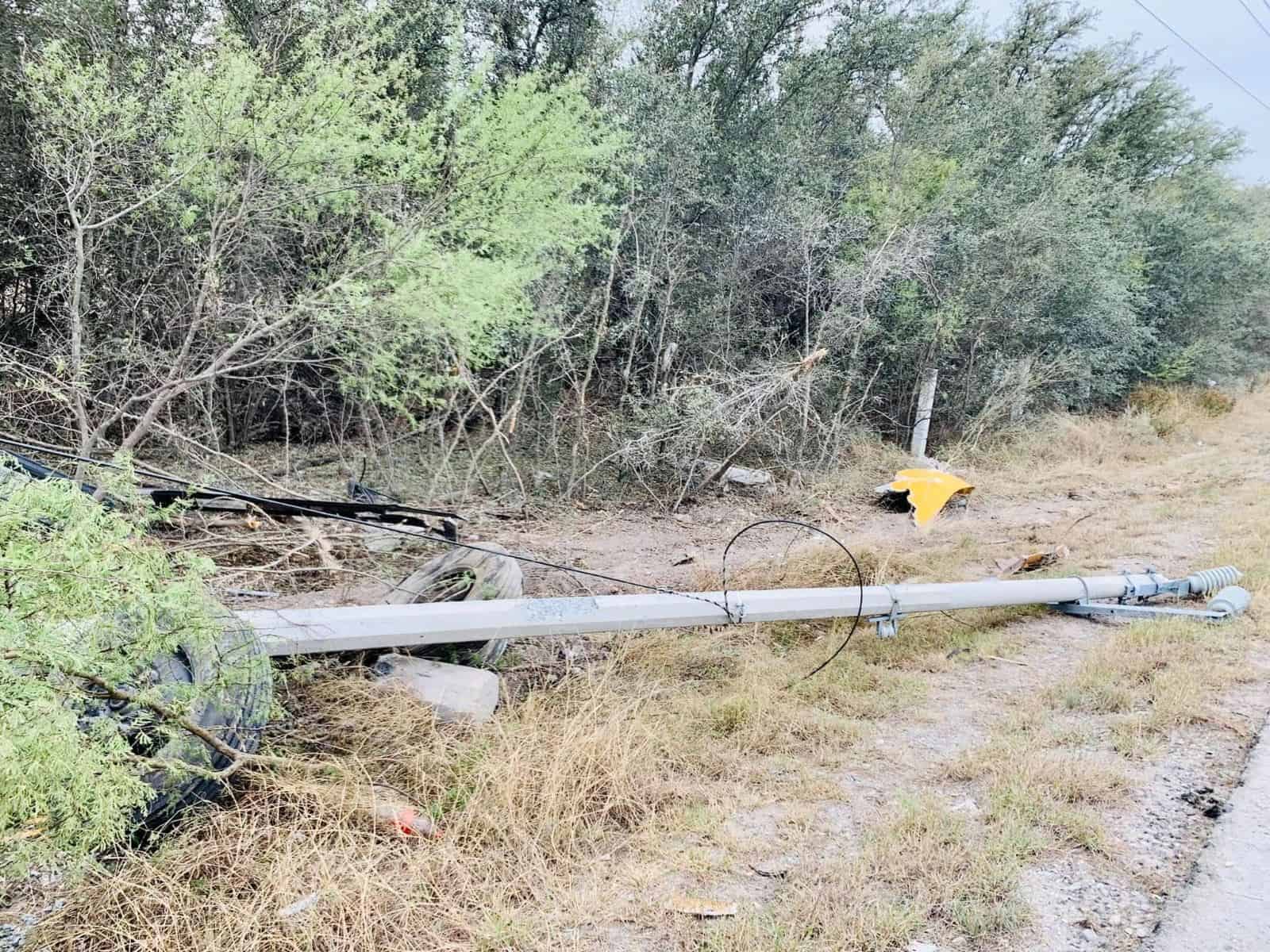 Denuncian daños recurrentes por autobuses en rancho ganadero