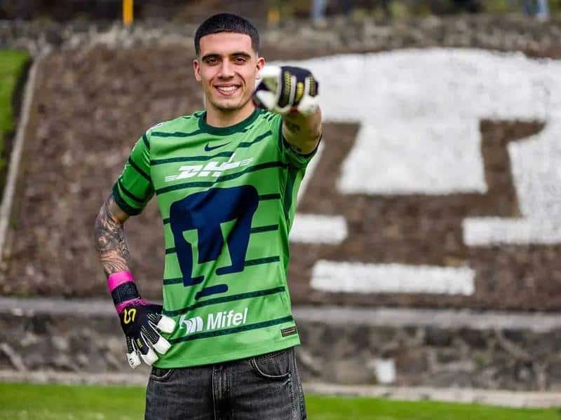 Alex Padilla no debutaría este fin de semana con Pumas.