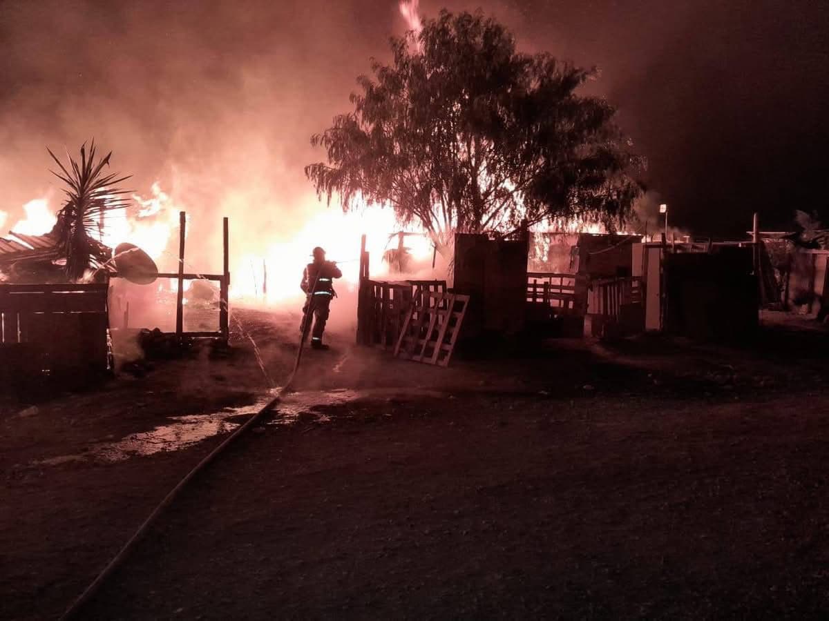 Incendio deja sin hogar a 6 familias en Ramos Arizpe
