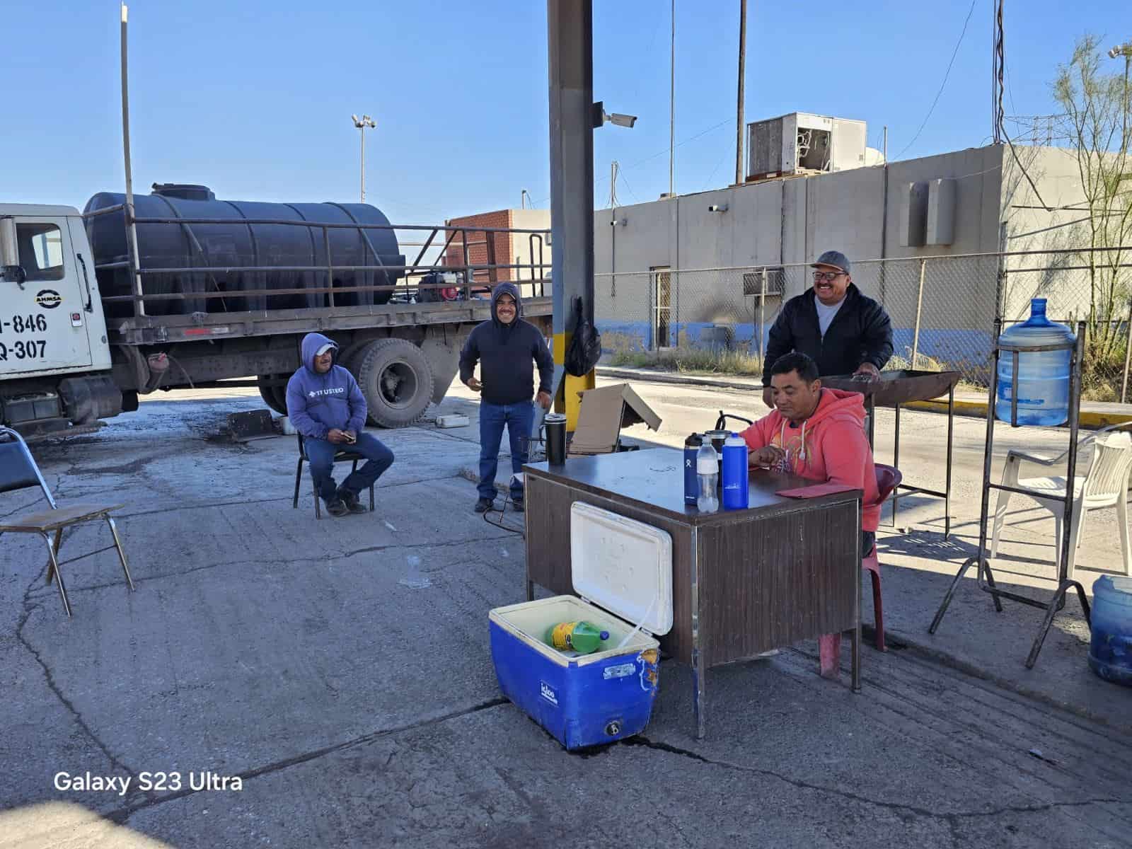 Trabajadores de Altos Hornos de México resguardan la esperanza ante la incertidumbre
