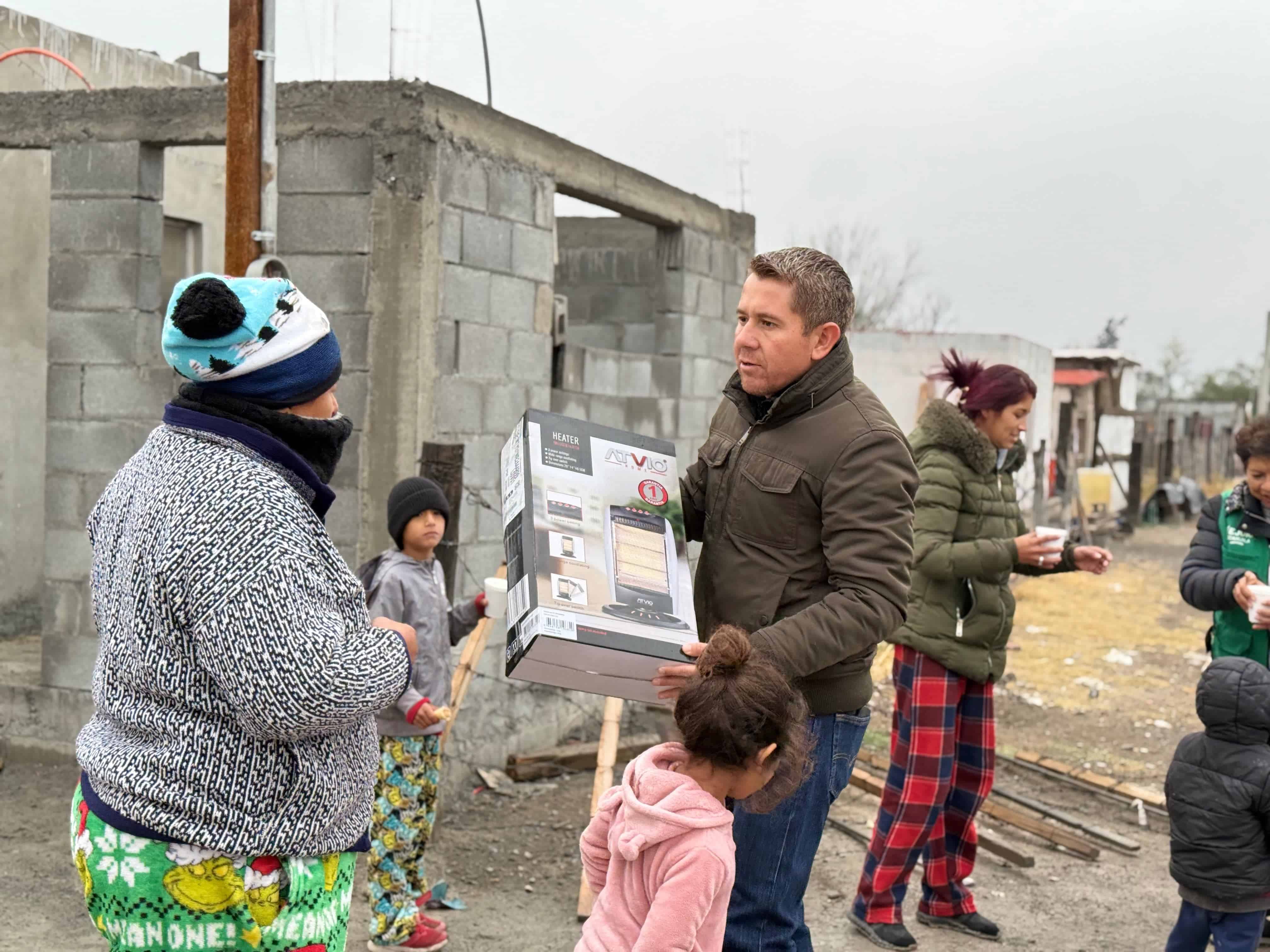 El alcalde Hugo Lozano recorrió de nuevo sectores vulnerables por el frío.