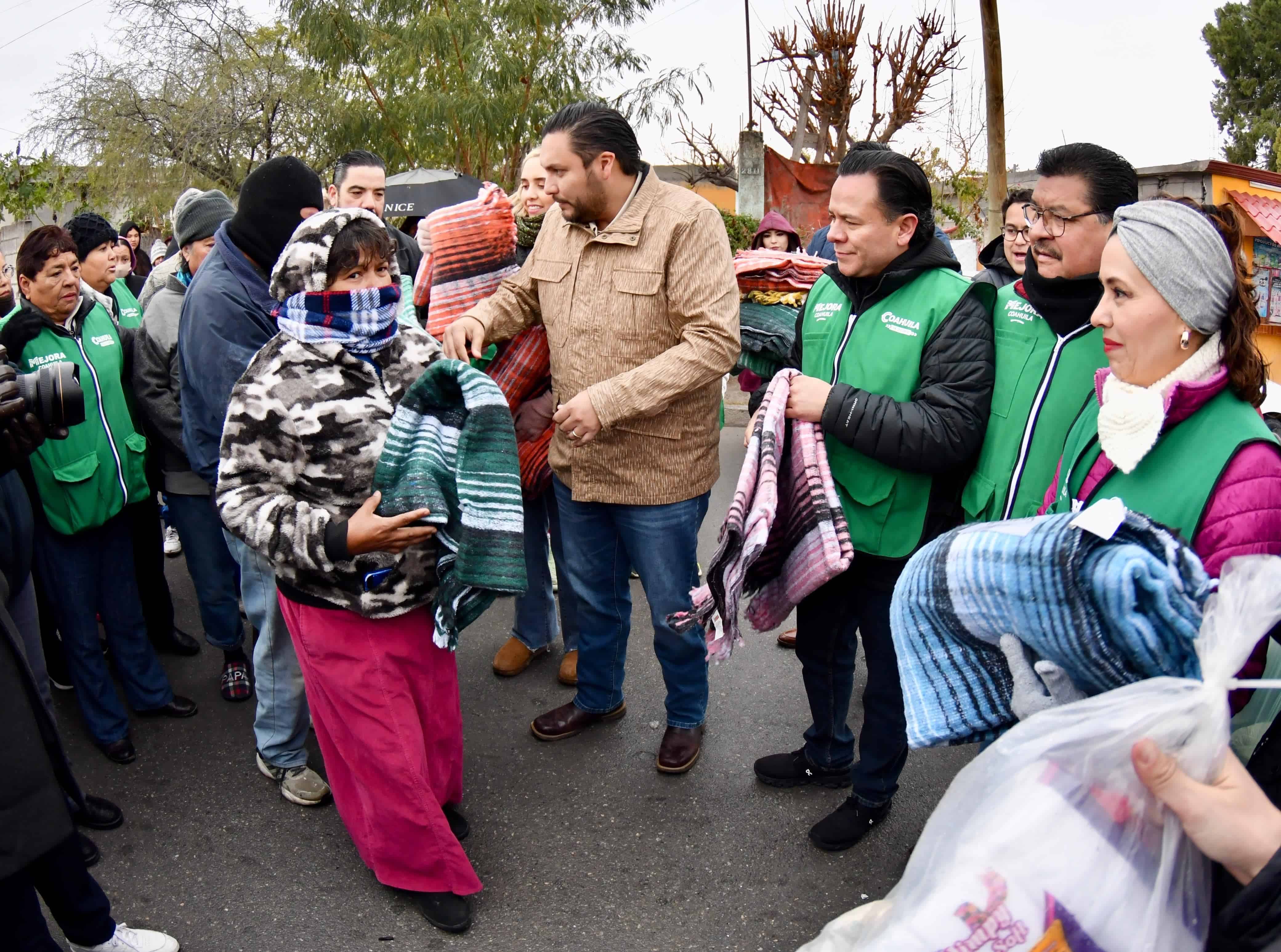 A través de Mejora Coahuila se visitaron a familias monclovenses para llevar a cabo la Brigada Operativo Invierno.
