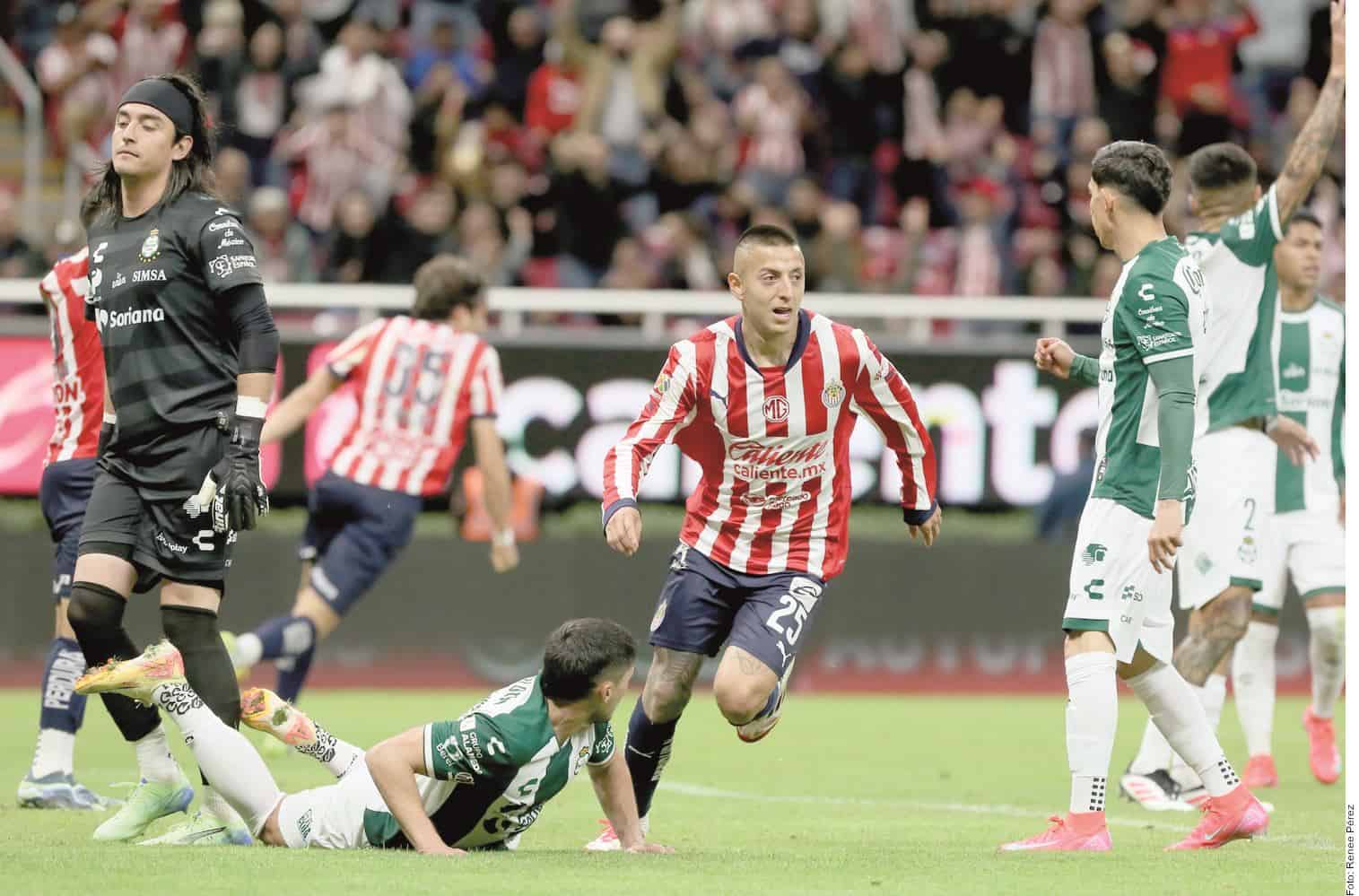 Luis Romo, Alan Pulido y Javier Chicharito Hernández no fueron convocados al debut de Chivas en el Clausura 2025.