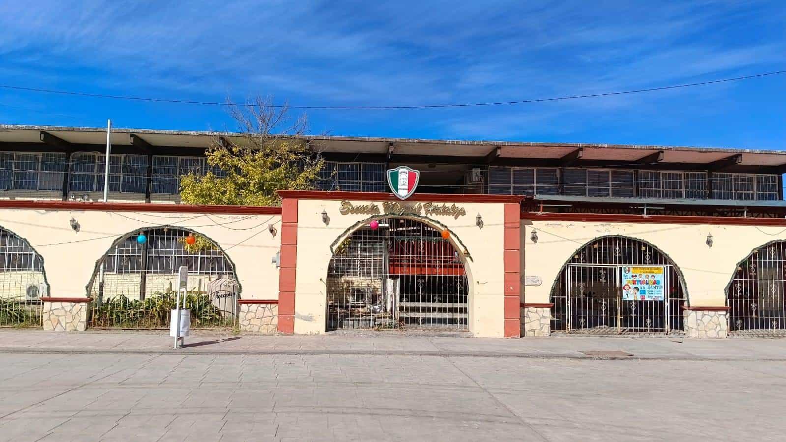 Brenda Lira Samaniego confirmó  inquietud de padres de familia por anuncio de regreso de intendente con antecedente de problemas de adicciones a la Escuela Miguel Hidalgo.