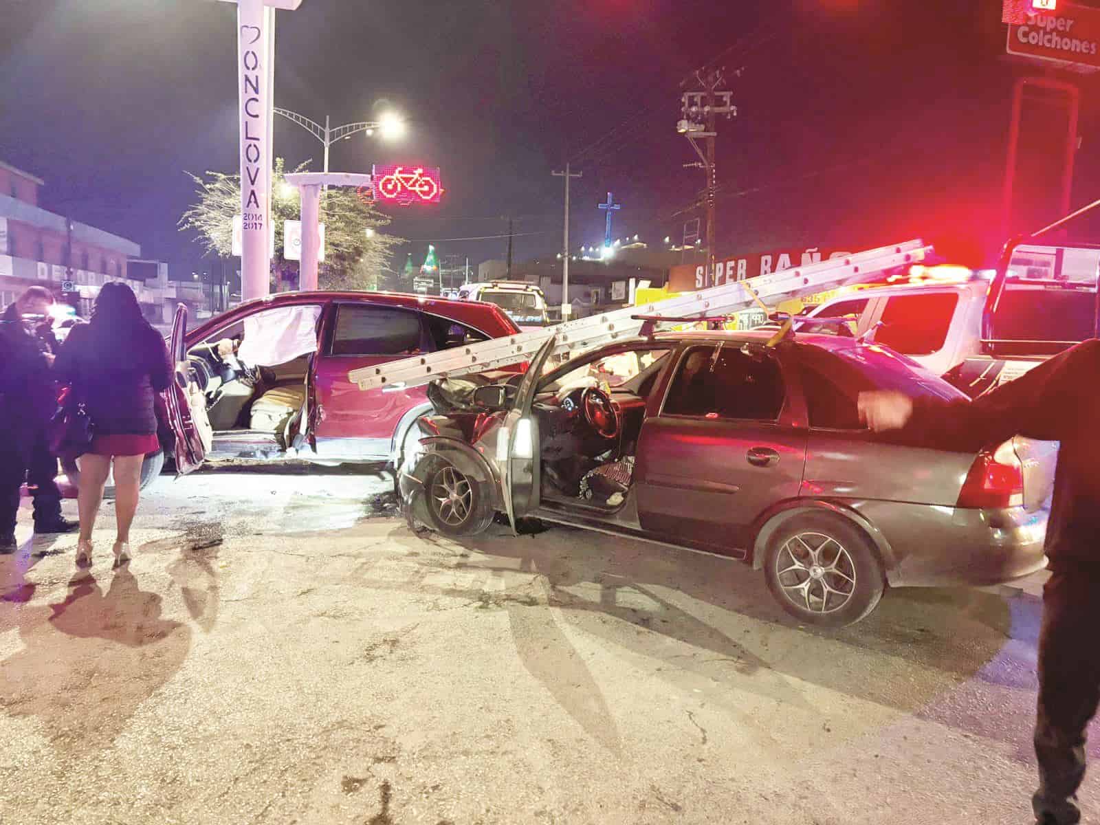 Fuerte encontronazo en Madero y Acereros