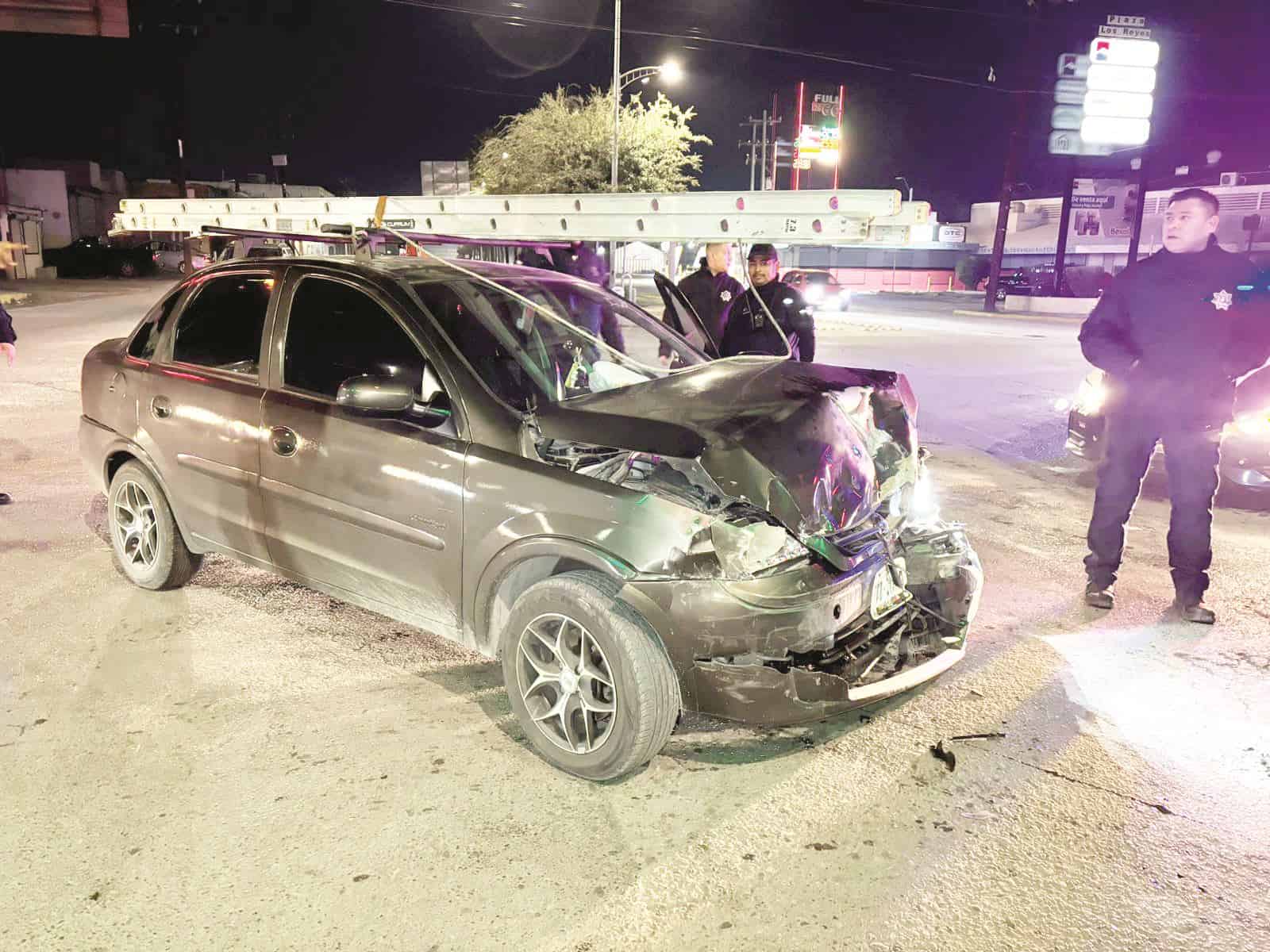 Fuerte encontronazo en Madero y Acereros