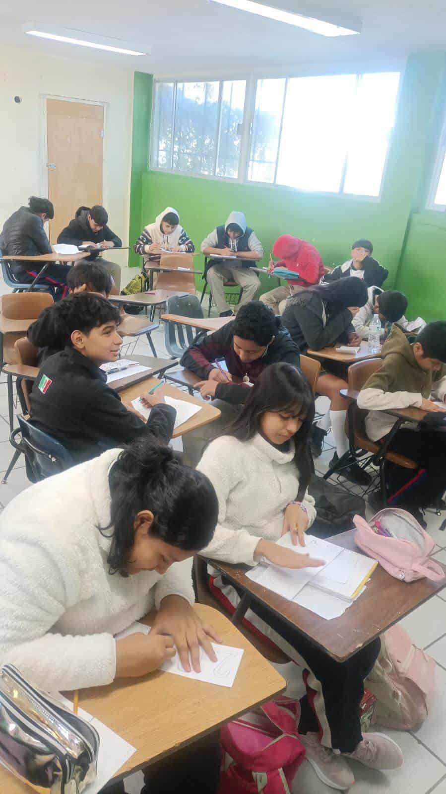 Regresan los alumnos a las aulas en Ciudad Acuña tras baja asistencia