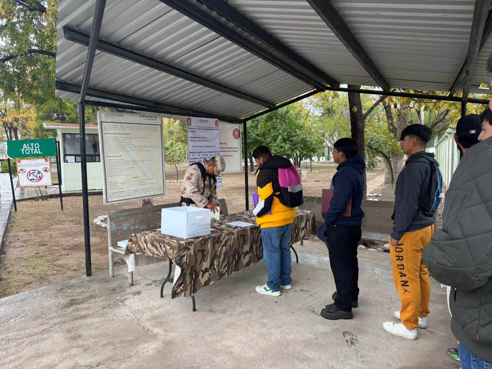 Reactivan trámite de cartilla militar para jóvenes en Ciudad Acuña