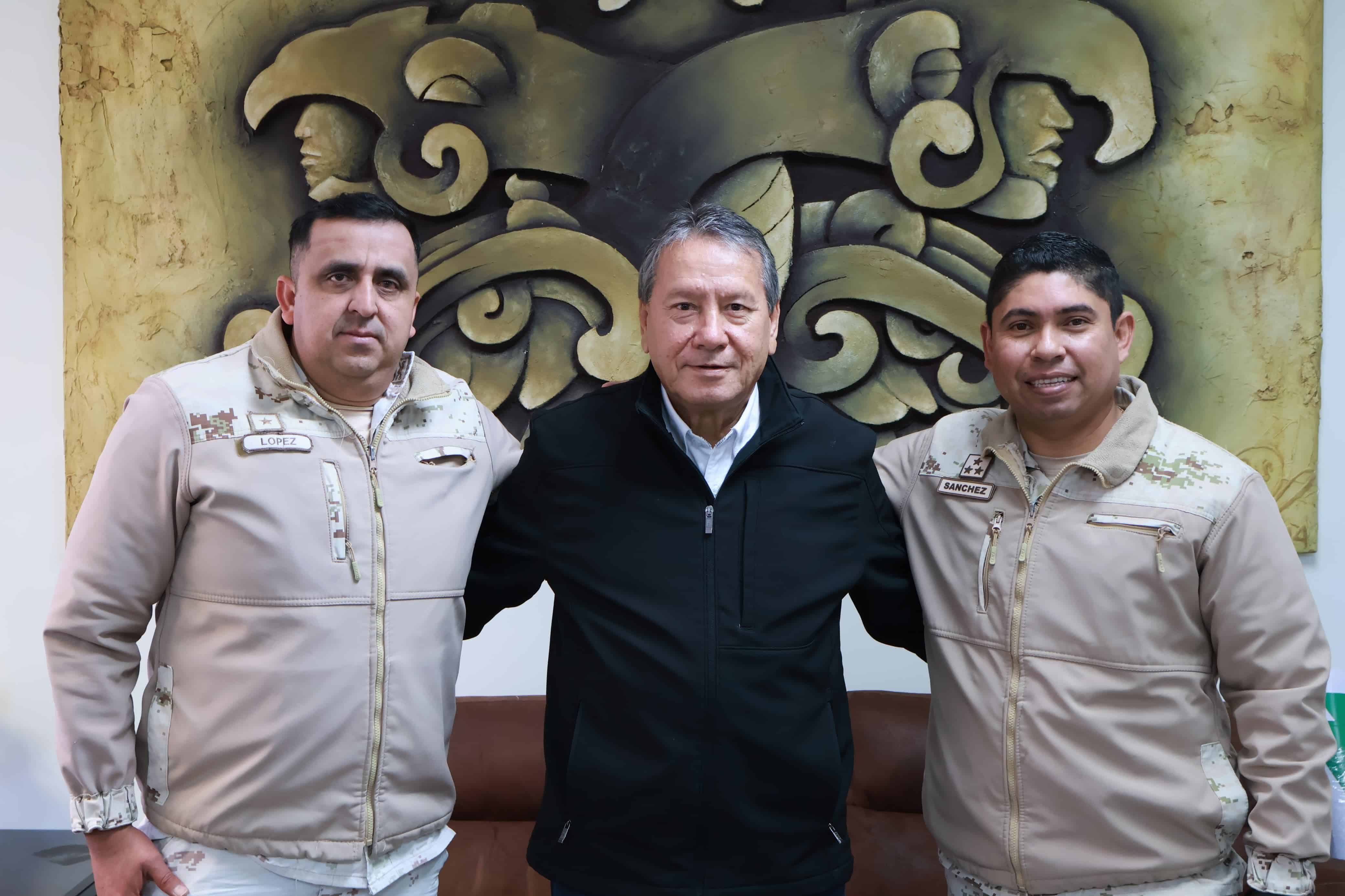 Trabaja Óscar Ríos de la mano con el Ejército