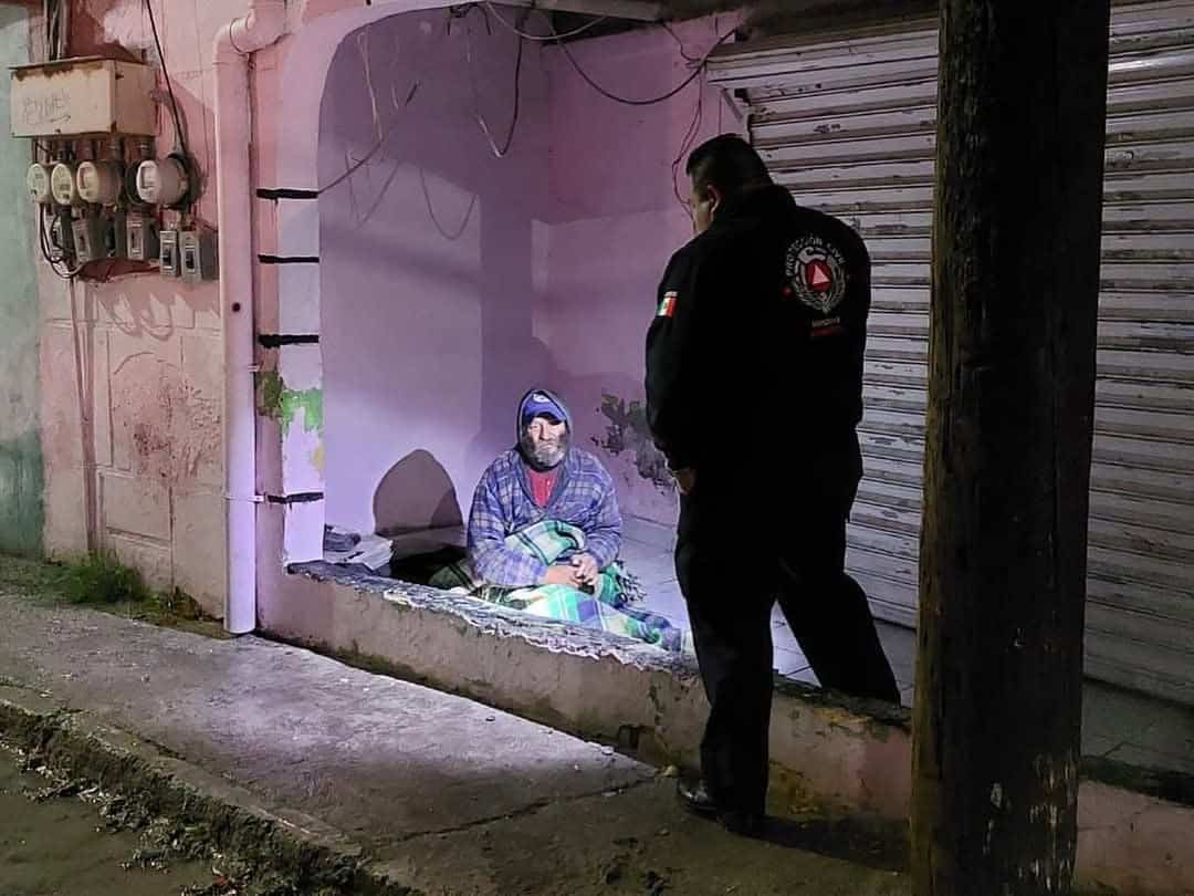 Ante la amenaza de frío extremo, Protección Civil ha notificado a 50 familias para que hagan uso de los albergues habilitados.