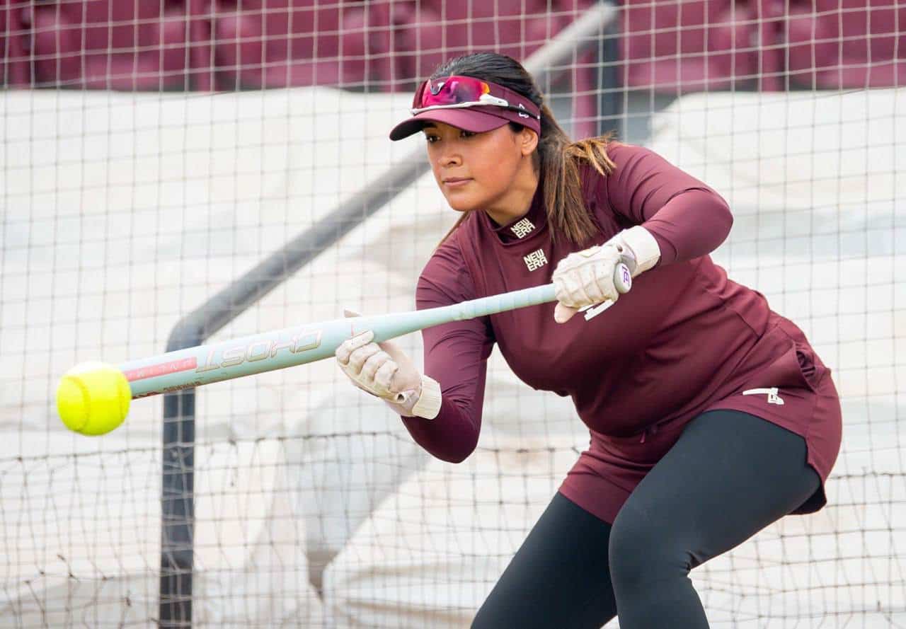 Katherine Lozada trabaja al máximo en la pretemporada de las Algodoneras de Unión Laguna.