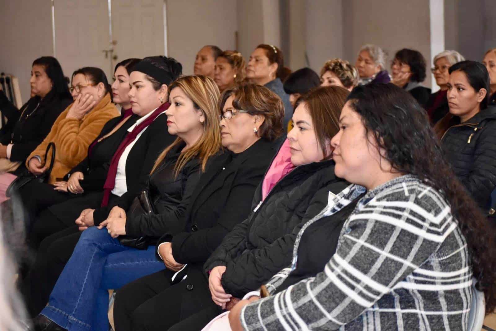 Promueven salud mental con conferencias en Nava