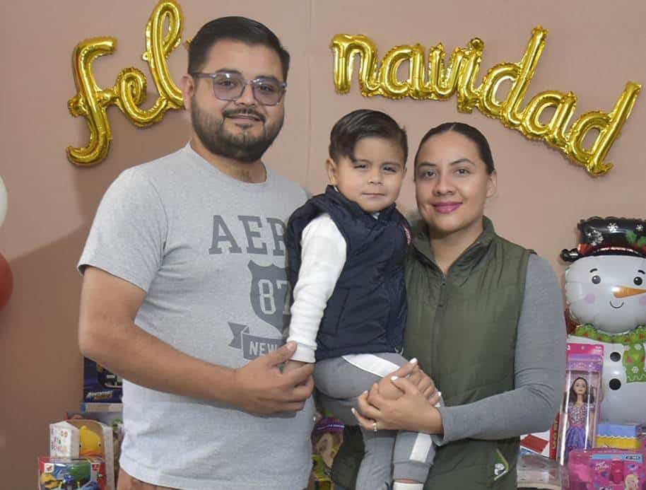 Festejan a niños del comedor infantil Maná