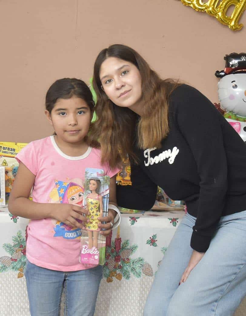 Festejan a niños del comedor infantil Maná