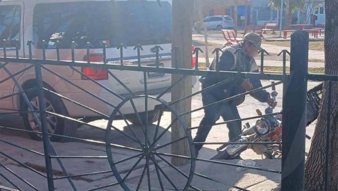 Detienen a Hombre en Intento de Robo de Motocicleta en la Colonia Independencia de Nava