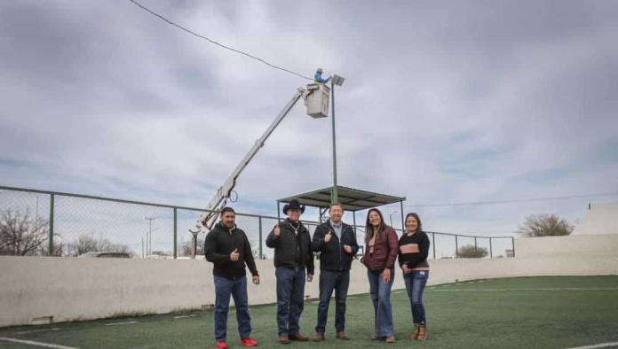 Inauguran nuevo alumbrado en cancha de fútbol rápido en Allende