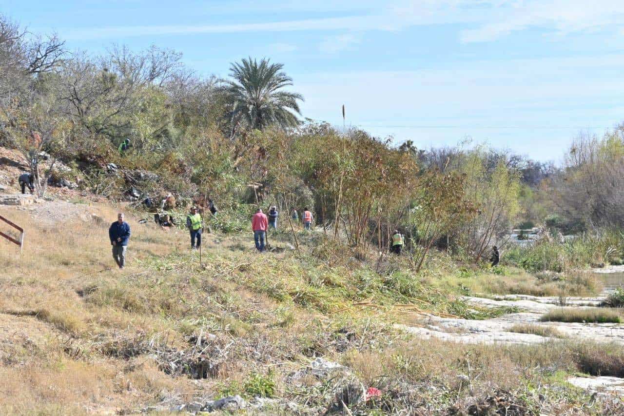 El programa Con Todo el Corazón inicia con la limpieza del Arroyo Las Vacas