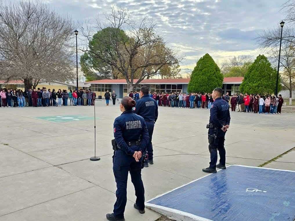 Operativo Mochila Segura en la Secundaria Técnica No. 30 Antonio Perales Zamora