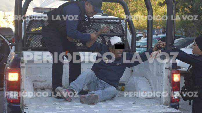 Andaba borracho picudo con vecinos Andaba borracho picudo con vecinos