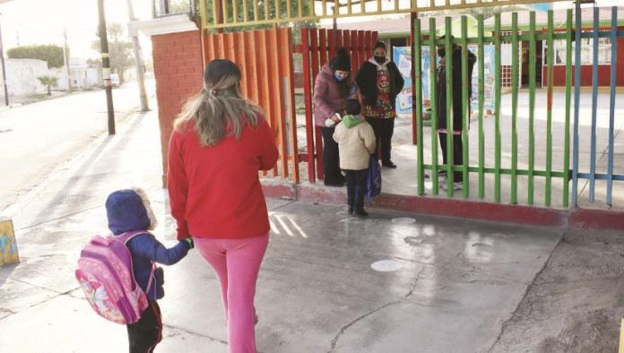 Paraliza el frío a las escuelas