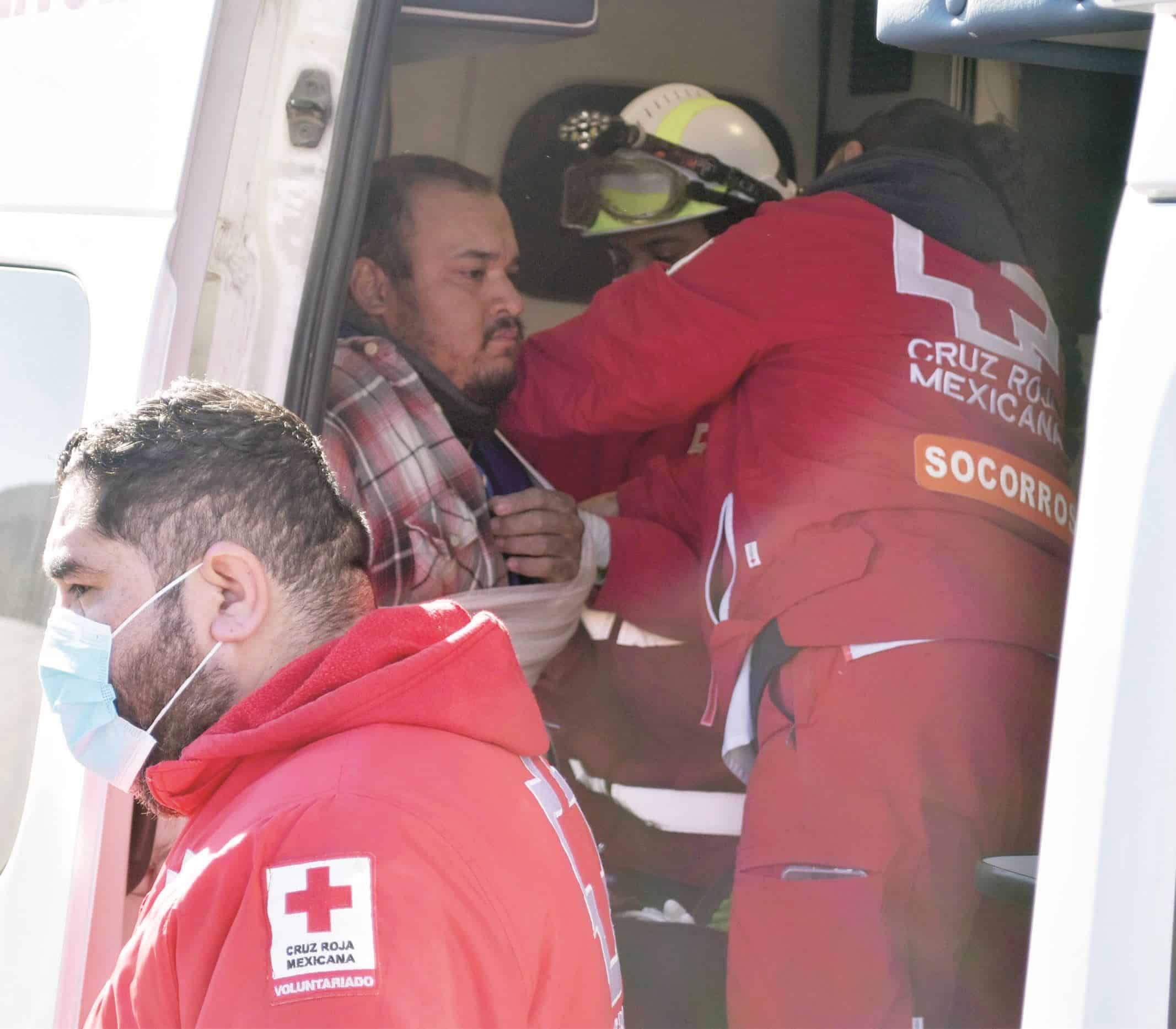 ‘Tumba’ auto a motociclista
