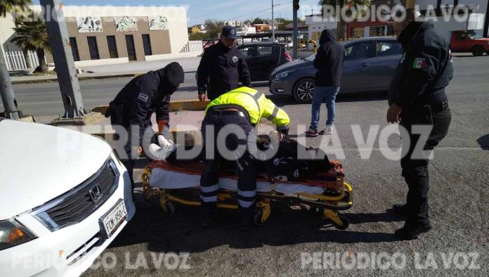 Colapsa mujer tras accidente