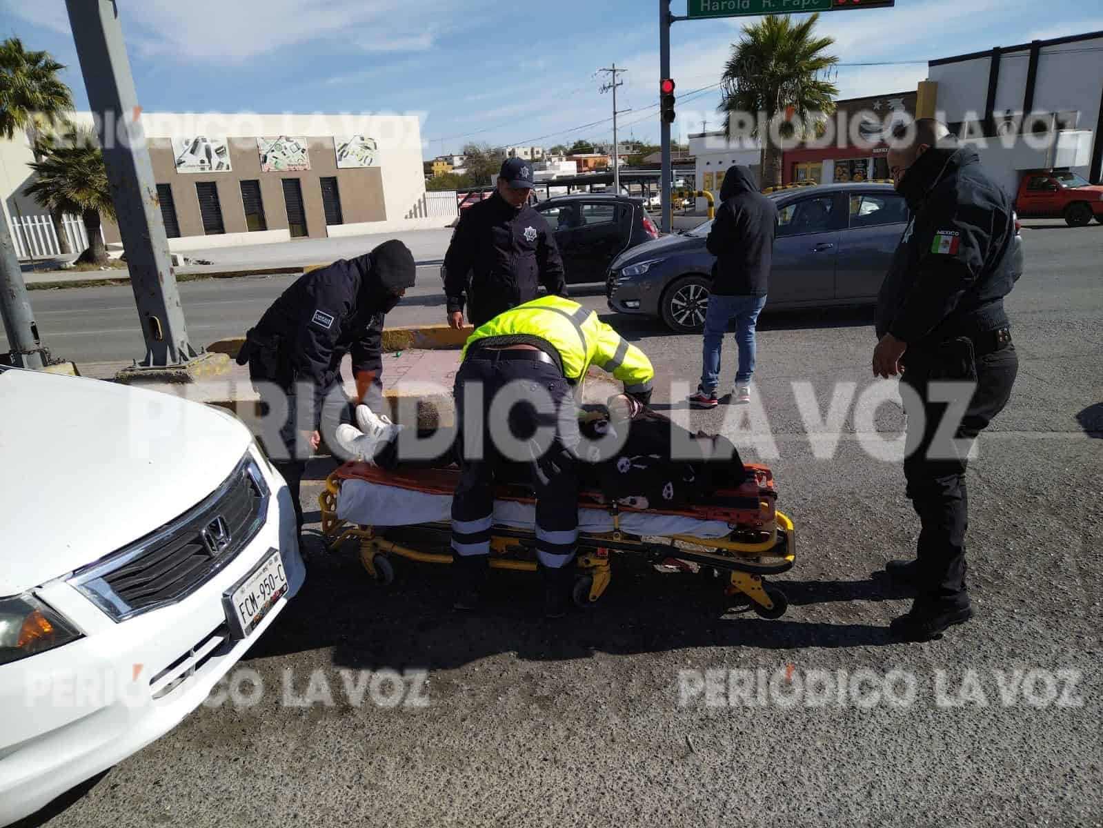 Colapsa mujer tras accidente