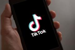 Joven intenta incendiar oficina de congresista por prohibición de Tiktok