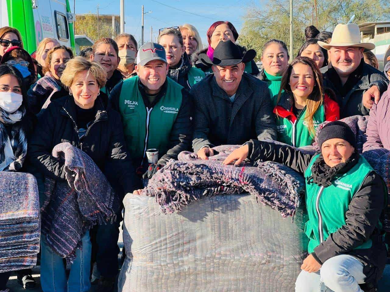 Implementa Estado y Municipio “brigada invernal” en Sabinas por onda gélida