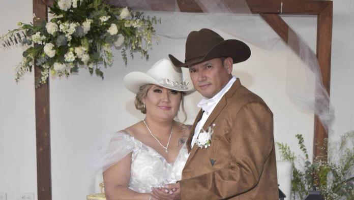 Izary y Abraham unidos en matrimonio