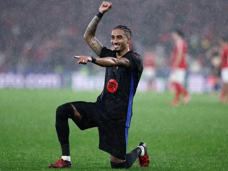 Raphinha marcó el quinto y definitivo para el Barcelona.
