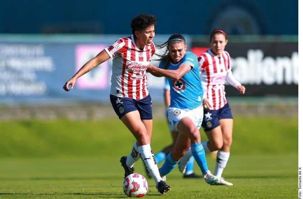 Chivas femenil rescata empate contra Cruz Azul 