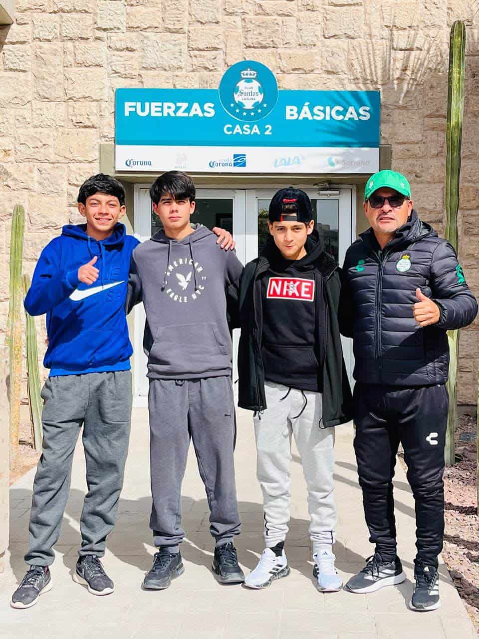 Emiliano Meza, Alejandro García y Toberio Peña se encuentran a prueba en la cantera del Santos Laguna.