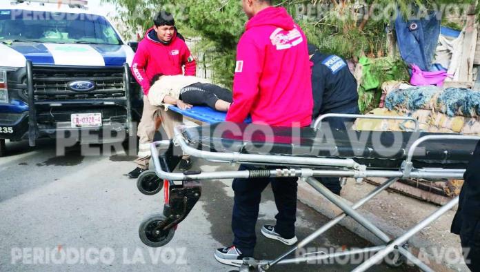 Rescatan a madre e hija del frío intenso