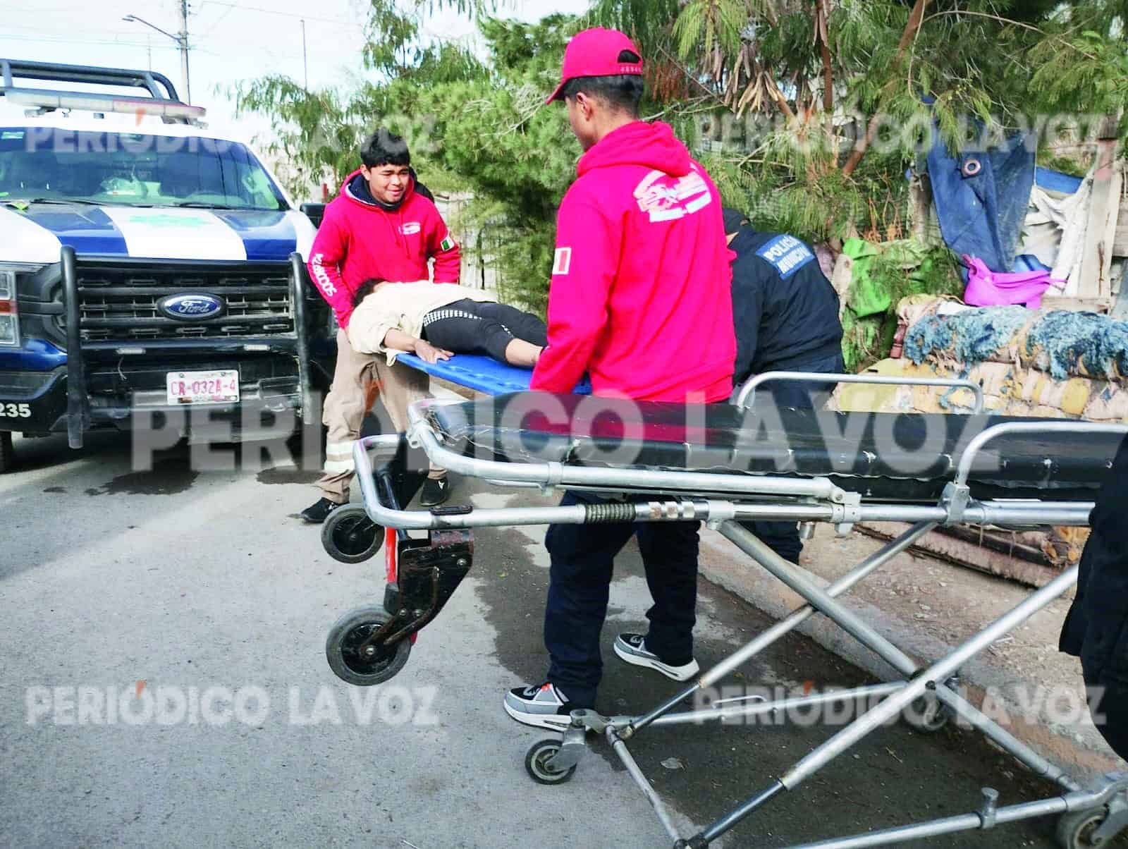 Rescatan a madre e hija del frío intenso