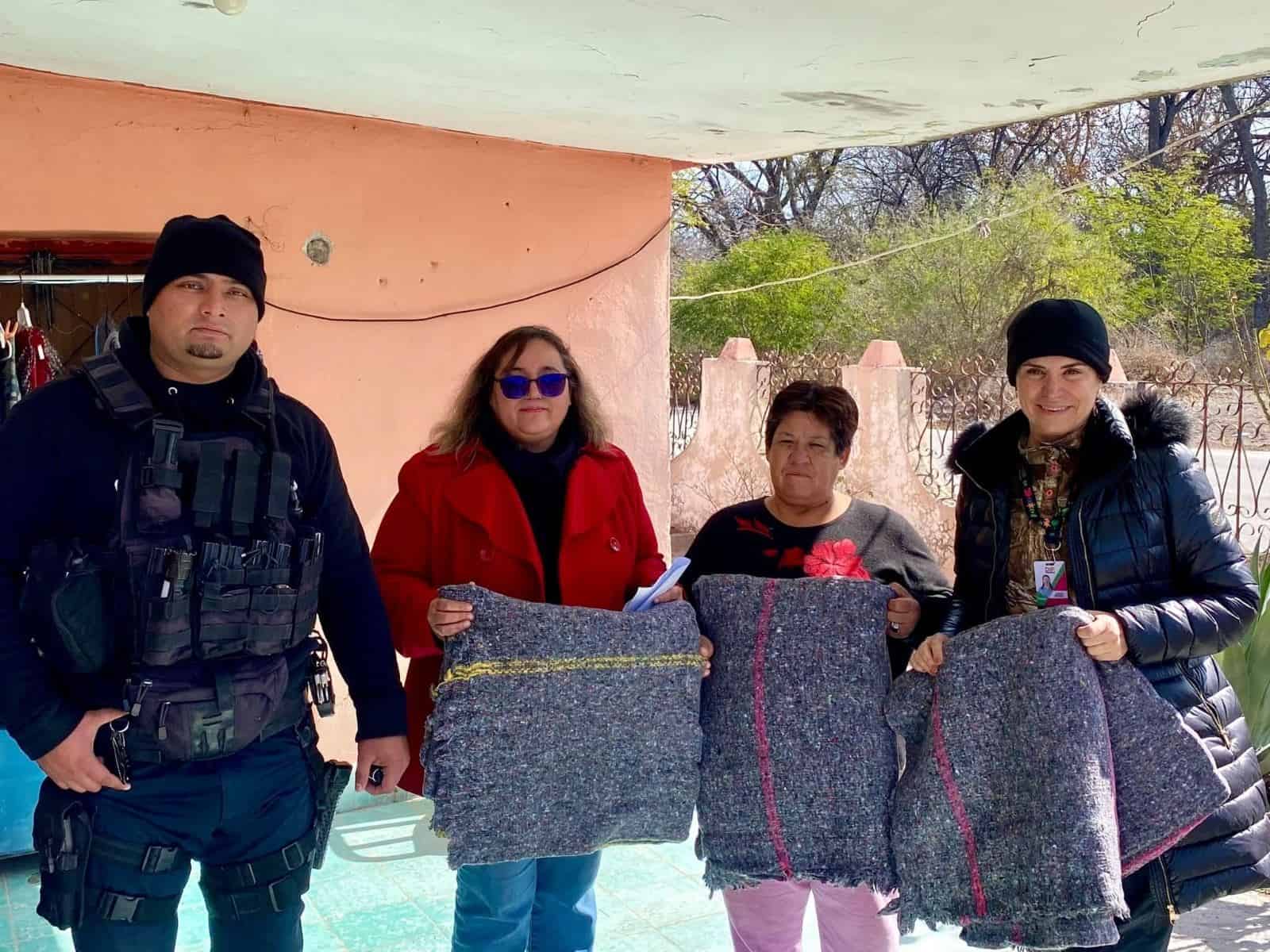 Realizan brigada invernal en Villa Unión ante bajas temperaturas