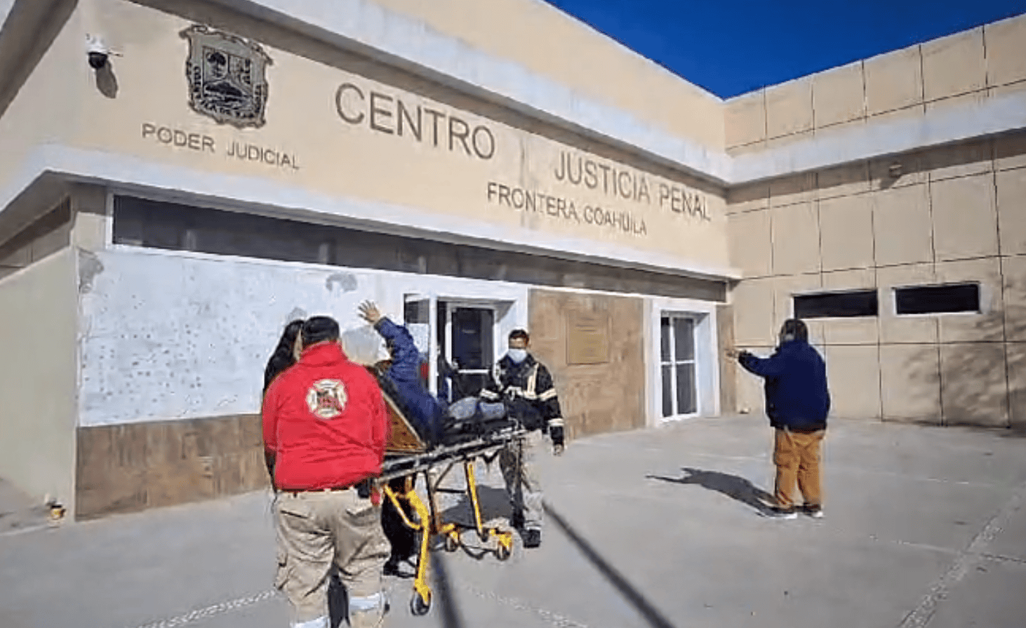 Suspenden audiencia tras crisis nerviosa de mujer acusada de desfalco por 2 MDP