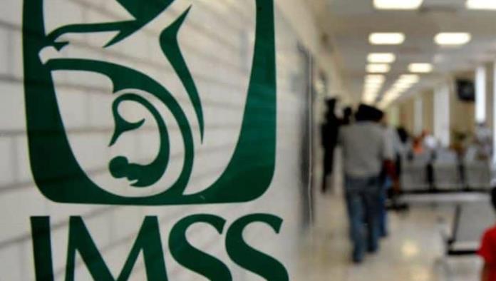 Menor da a luz en baño del IMSS Aguascalientes porque no tenía carnet vigente